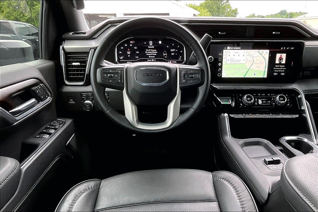 Used 2025 GMC Sierra 3500 Denali w/ Denali Reserve Package AWD/4WD image 11