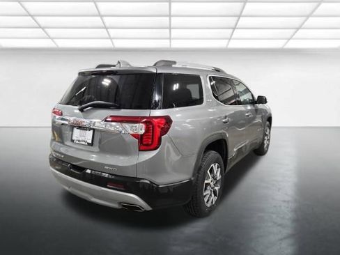 Used 2023 GMC Acadia SLT AWD/4WD image 4
