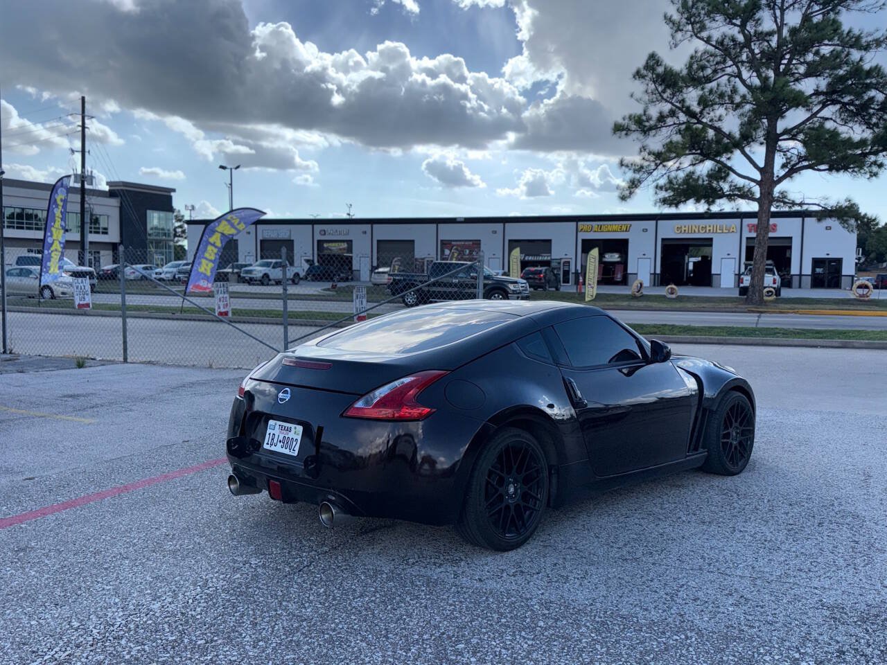 Used 2016 Nissan 370Z Coupe RWD image 10