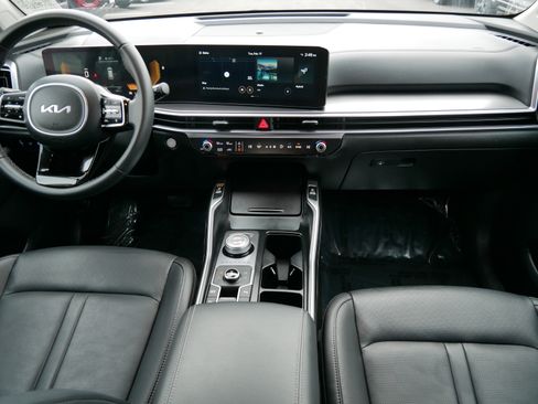 Used 2025 Kia Sorento EX image 10