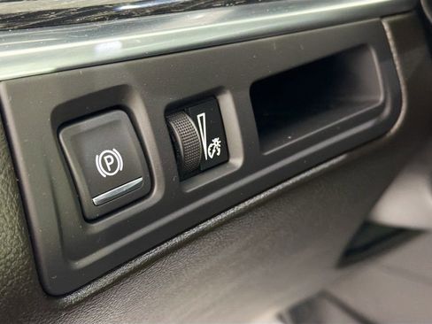 Used 2023 Cadillac XT5 Premium Luxury image 10