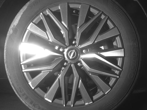 Used 2025 Nissan Altima 2.5 SV FWD image 13