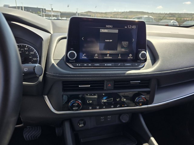 Used 2025 Nissan Rogue SV FWD image 18