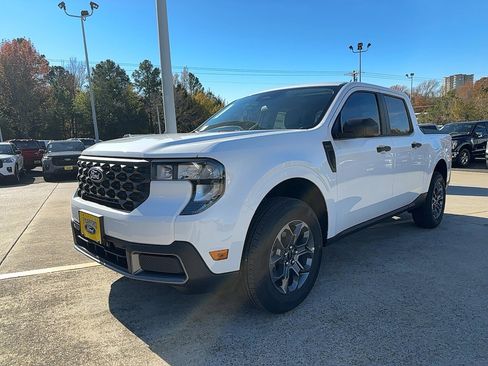 New 2025 Ford Maverick XLT image 4