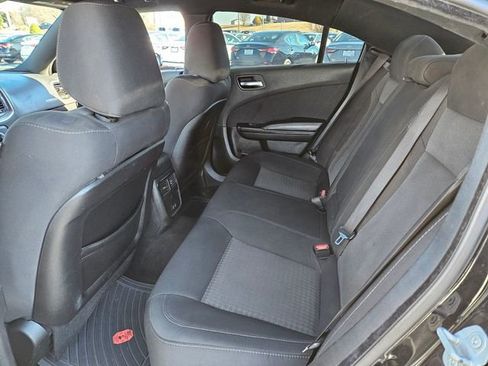 Used 2019 Dodge Charger SXT w/ Blacktop Package image 8