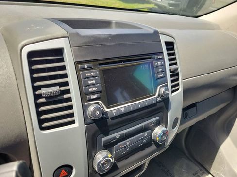 Used 2016 Nissan Frontier SV RWD image 17
