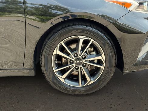 Used 2023 Kia Forte LXS FWD image 10