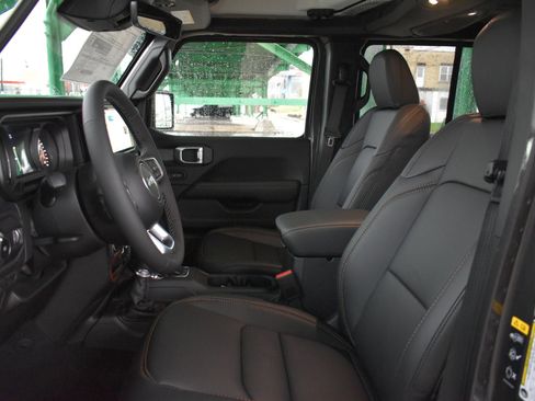 New 2026 Jeep Wrangler Unlimited Sahara image 15