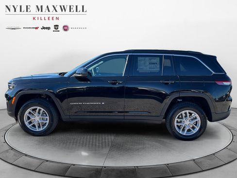 New 2025 Jeep Grand Cherokee Laredo image 13