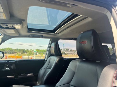 Used 2018 Toyota 4Runner TRD Off-Road Premium AWD/4WD image 10