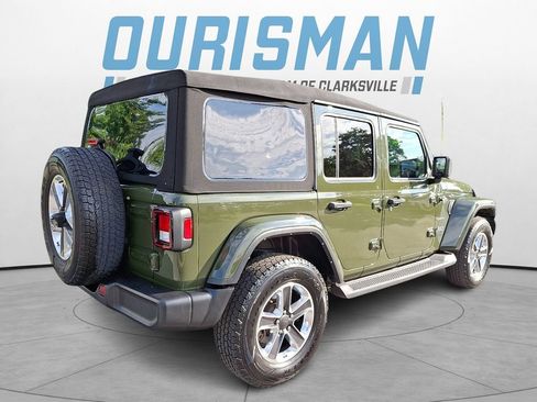 Used 2022 Jeep Wrangler Unlimited Sahara w/ Cold Weather Group AWD/4WD image 6