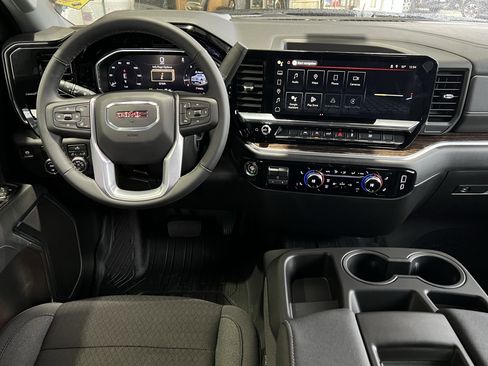 New 2026 GMC Sierra 1500 Elevation image 10