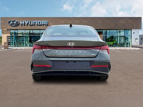 New 2025 Hyundai Elantra Limited FWD image 6
