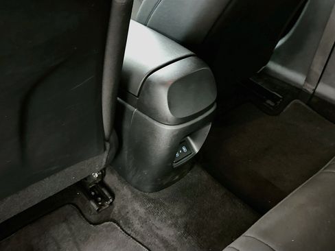 Used 2025 Hyundai Elantra Sport FWD image 27