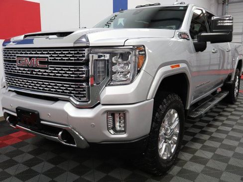 Used 2022 GMC Sierra 3500 Denali w/ Denali Ultimate Package AWD/4WD image 4
