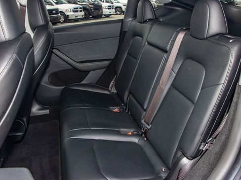 Used 2024 Tesla Model Y Long Range image 16