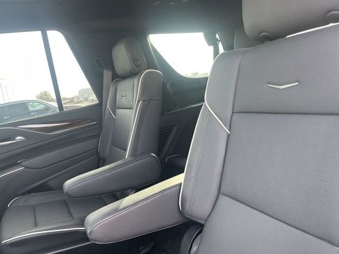 Used 2024 Cadillac Escalade Premium Luxury image 29