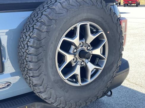 Used 2021 Ford Bronco Badlands image 12