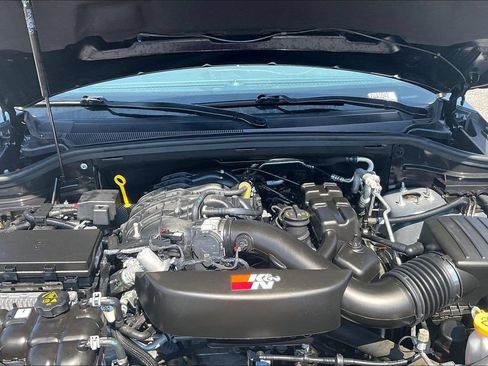Used 2024 Dodge Durango SXT w/ SXT Blacktop Group RWD image 31