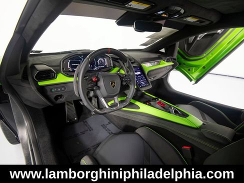 Used 2024 Lamborghini Revuelto AWD/4WD image 13