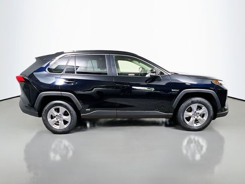 Used 2025 Toyota RAV4 XLE image 3