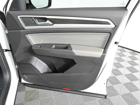 Certified 2023 Volkswagen Atlas SE FWD image 10