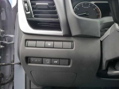 Used 2023 Nissan Rogue SL AWD/4WD image 17