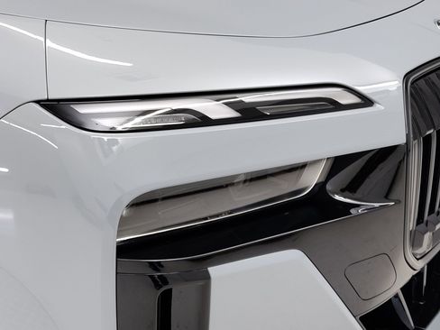 New 2026 BMW 740i w/ Premium Package image 3