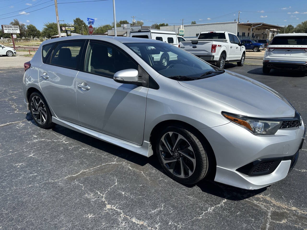 Used 2017 Toyota Corolla iM w/ Carpet Mat Package FWD image 5