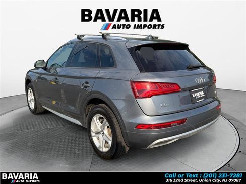 Used 2018 Audi Q5 2.0T Premium w/ Convenience Package AWD/4WD image 3