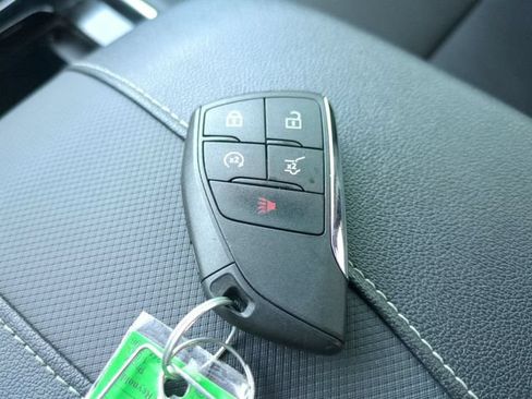 Used 2024 Chevrolet Traverse RS FWD image 37