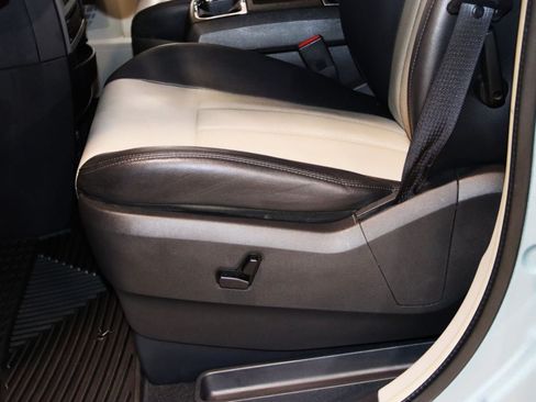 Used 2010 Chrysler Town & Country Touring Plus w/ Premium Group FWD image 37