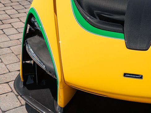 Used 2019 McLaren Senna image 9