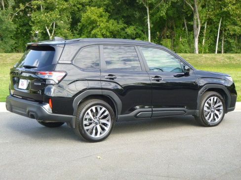 Certified 2026 Subaru Forester Touring w/ Touring Package AWD/4WD image 4