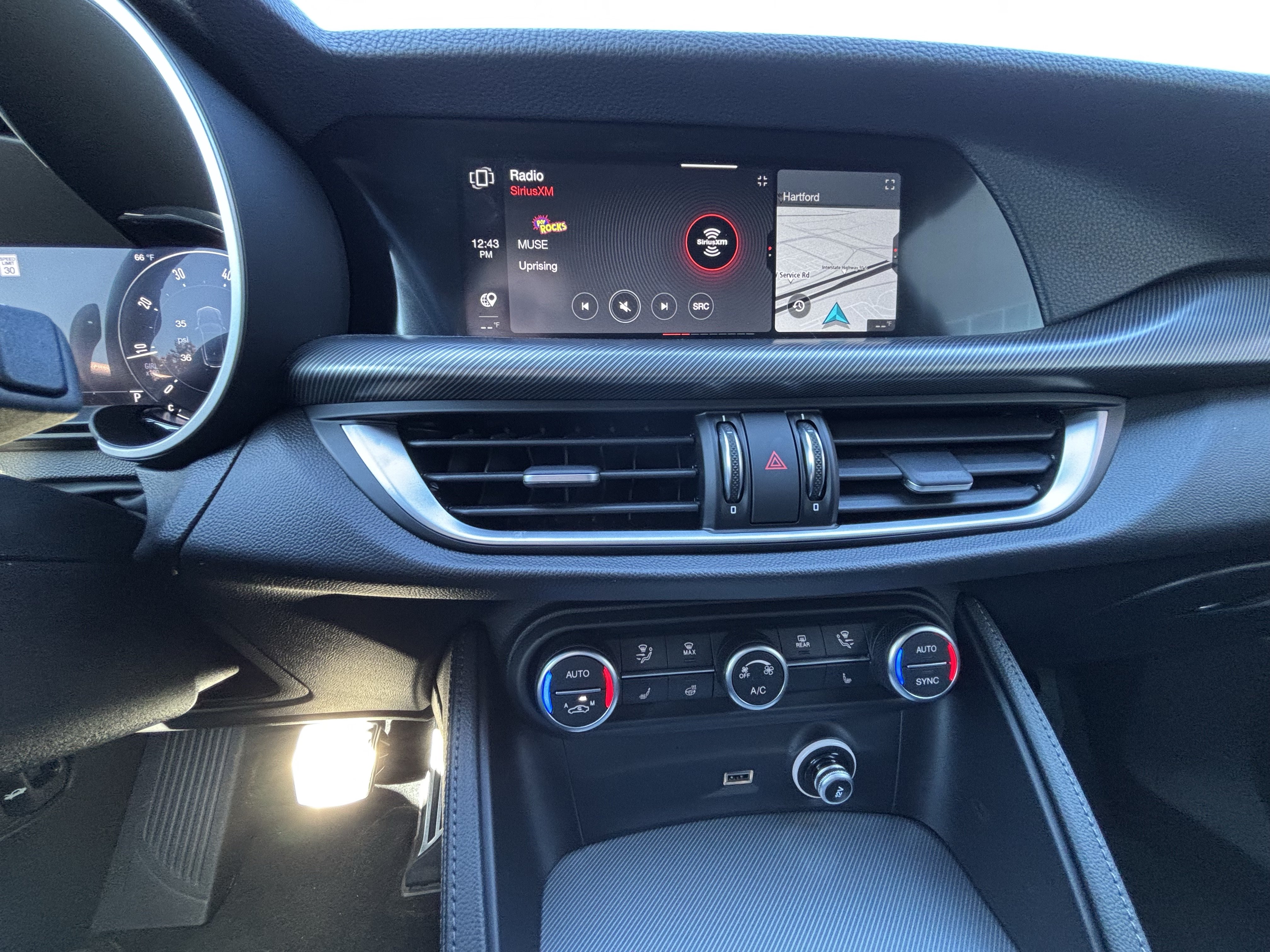 Certified 2024 Alfa Romeo Stelvio Veloce AWD/4WD image 24