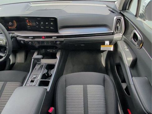 New 2026 Kia Sorento LX FWD image 18