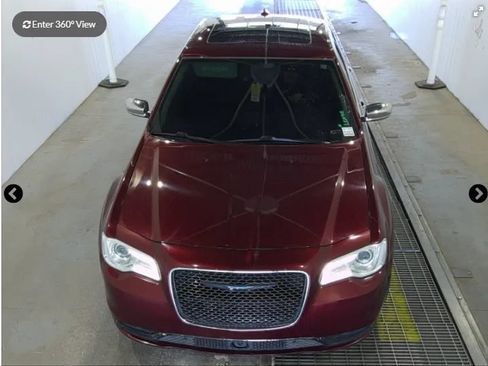 Used 2017 Chrysler 300 C w/ Safetytec Plus Group AWD/4WD image 4
