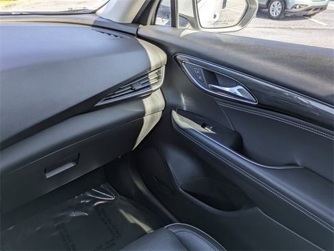 Used 2023 Buick Envision Essence image 18