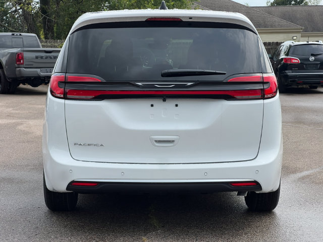 New 2027 Chrysler Pacifica Select FWD image 39