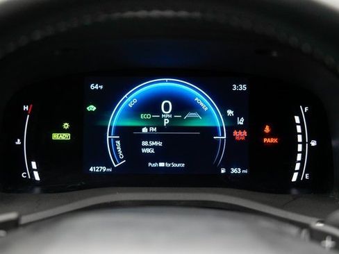 Used 2025 Toyota Camry SE image 33