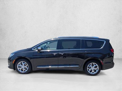 Used 2020 Chrysler Pacifica Limited FWD image 9