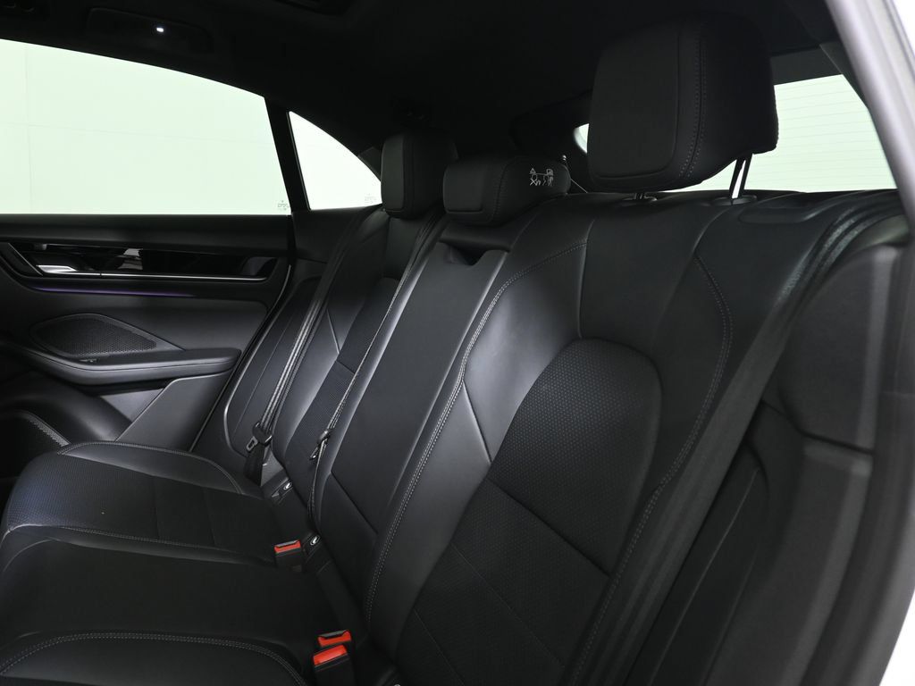 Used 2026 Porsche Macan 4 Electric AWD/4WD image 35