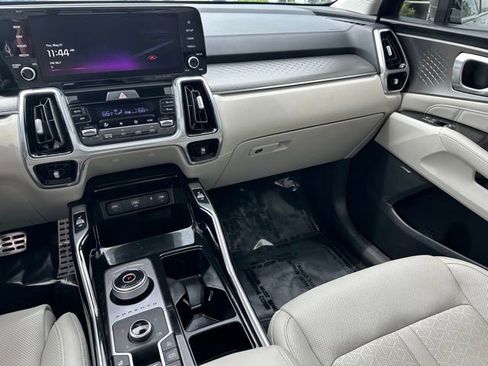 Used 2023 Kia Sorento EX w/ Panoramic Sunroof Package FWD image 20