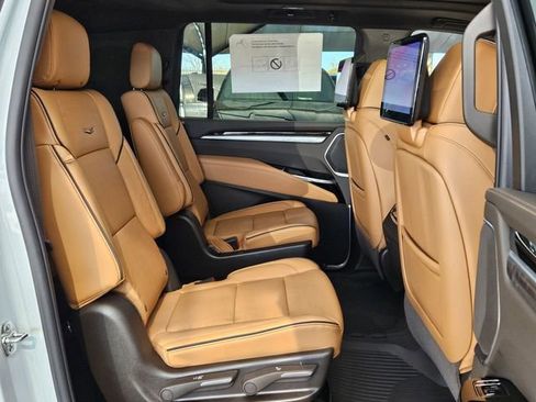 New 2026 Cadillac Escalade ESV Luxury w/ Touring Package image 27