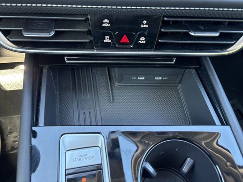 Used 2025 Volkswagen Atlas SE image 39