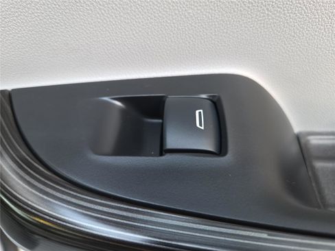 Used 2017 GMC Acadia SLT image 31