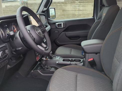 New 2026 Jeep Gladiator Mojave w/ Safety Group AWD/4WD image 11