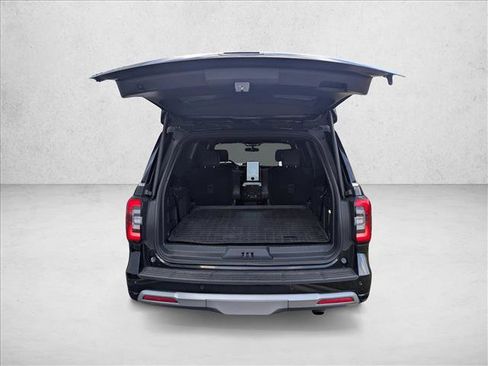 Used 2024 Ford Expedition Platinum image 7