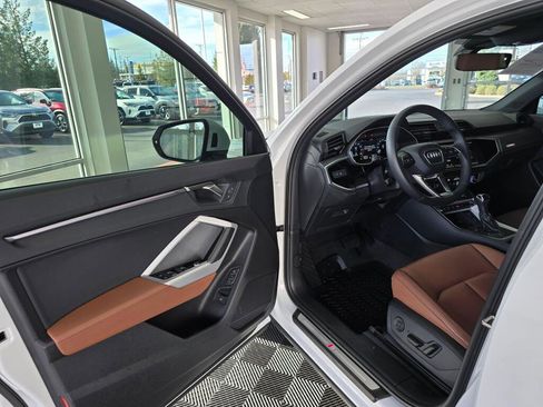 Used 2024 Audi Q3 2.0T Premium Plus image 19