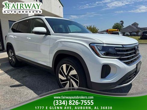 Used 2025 Volkswagen Atlas SE image 4
